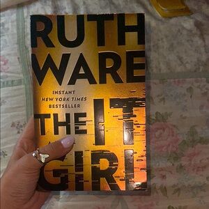 The It Girl by Ruth Ware